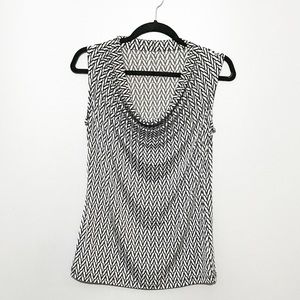 Sleeveless black and white top